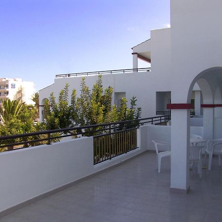 Apartamentos Playa Es Cana Kültér fotó