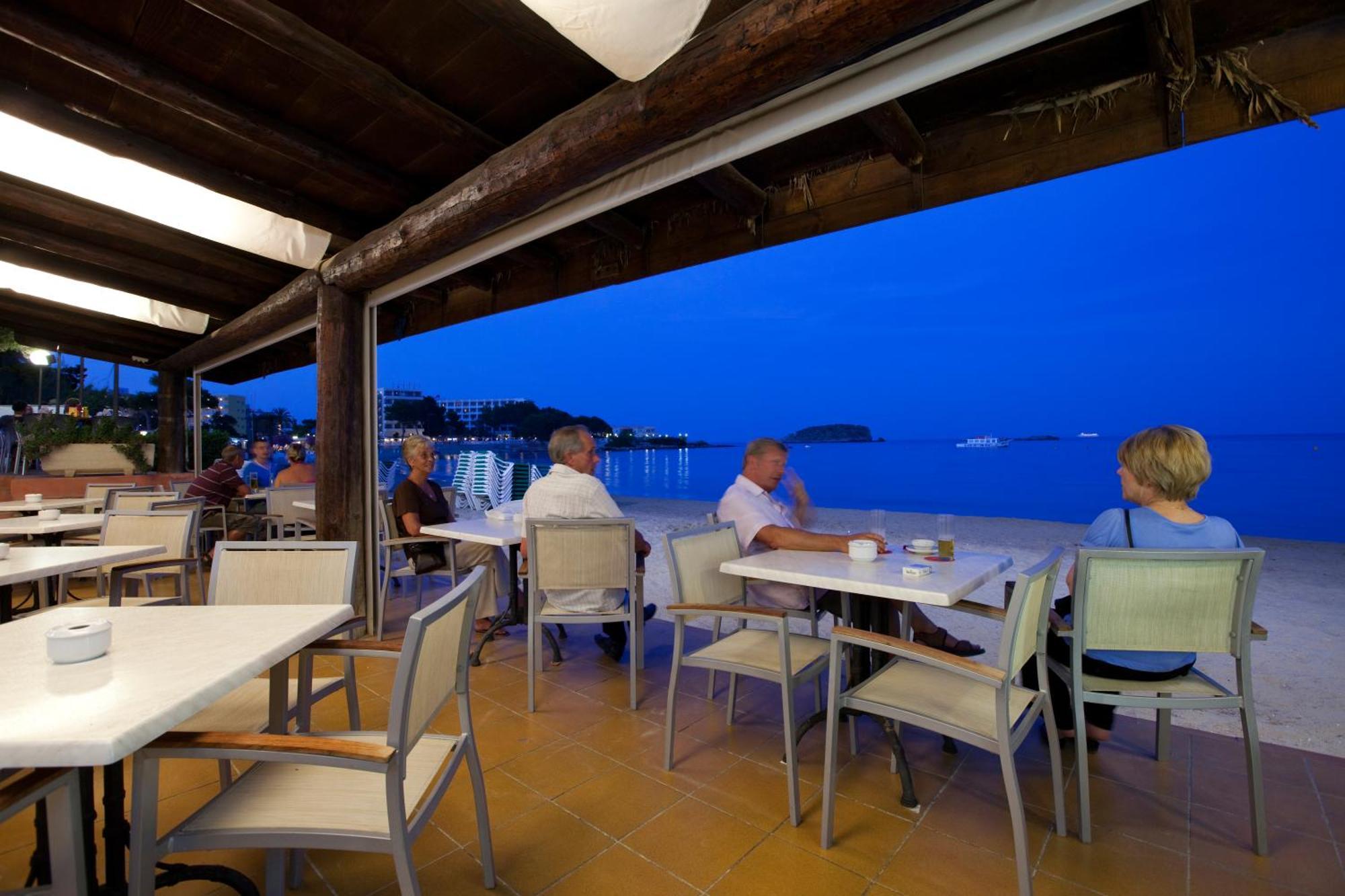 Apartamentos Playa Es Cana Kültér fotó