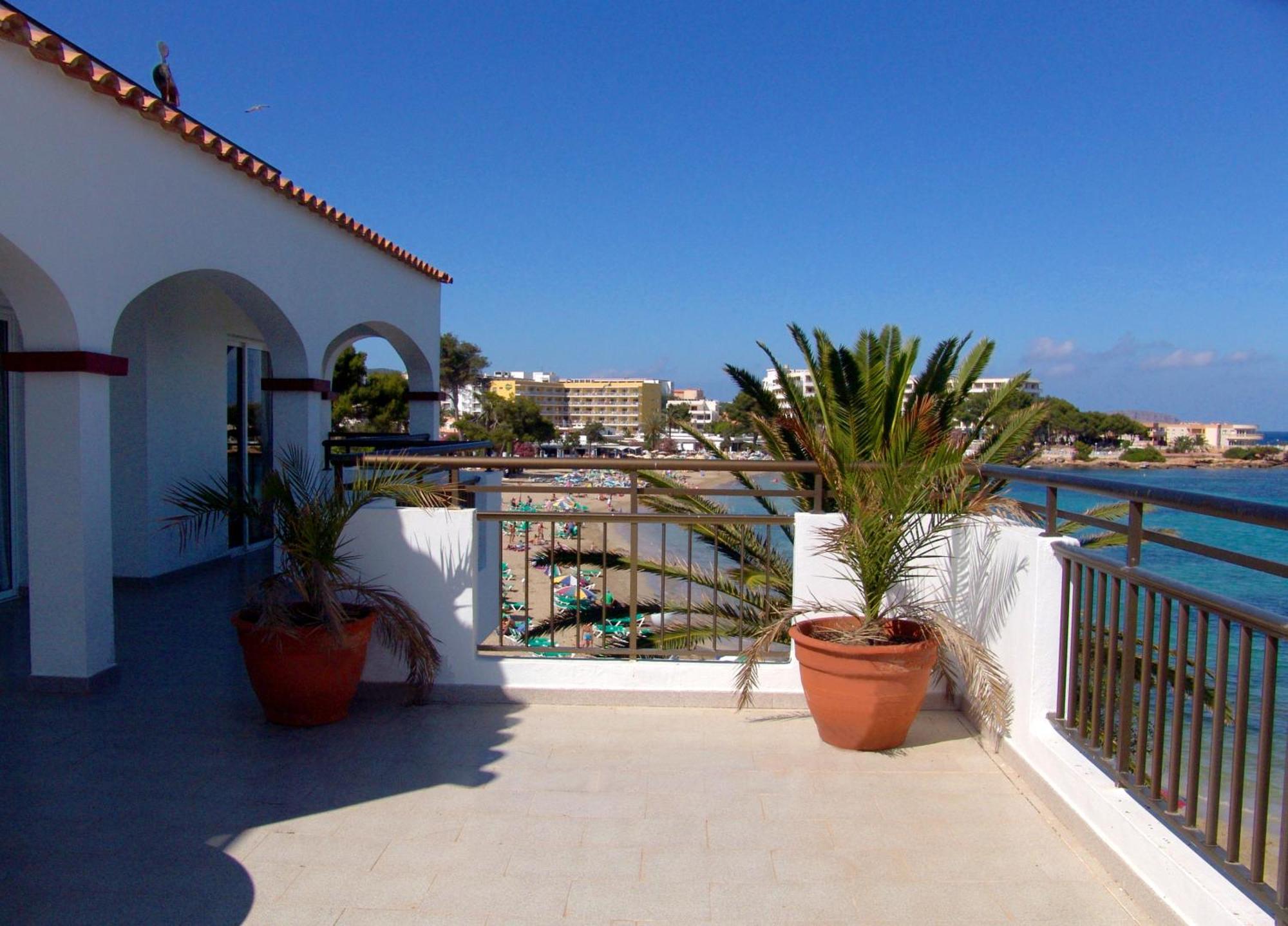 Apartamentos Playa Es Cana Kültér fotó