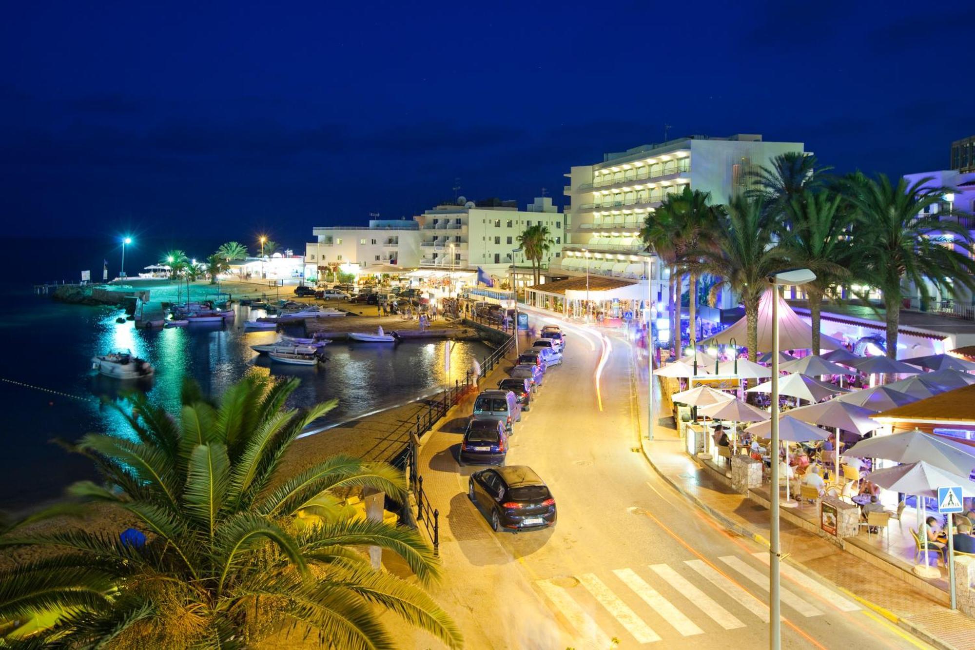 Apartamentos Playa Es Cana Kültér fotó