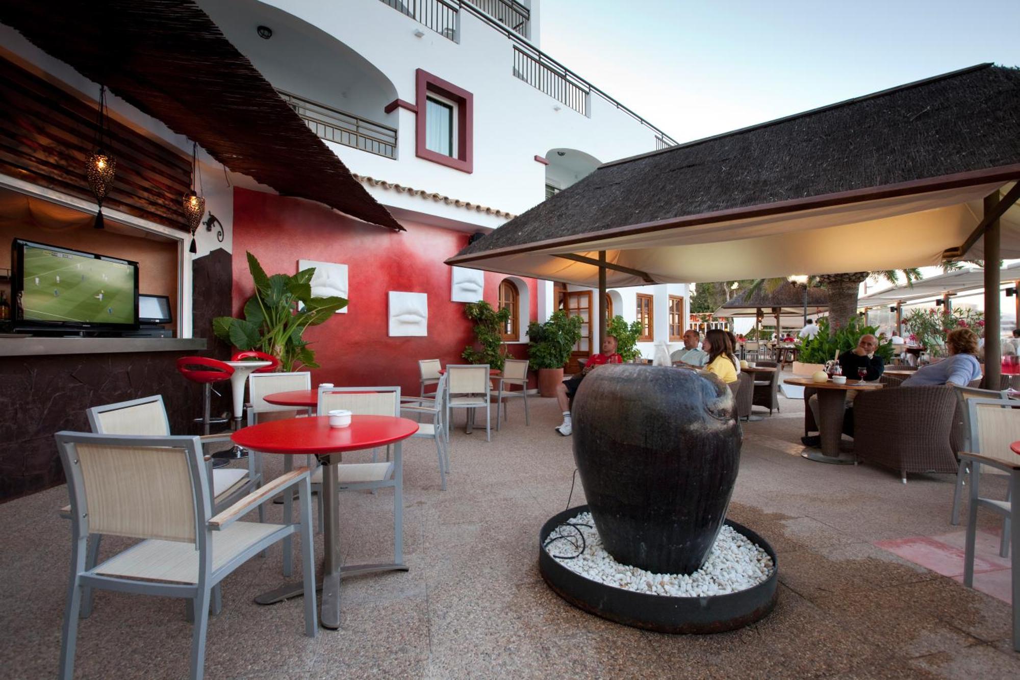 Apartamentos Playa Es Cana Kültér fotó