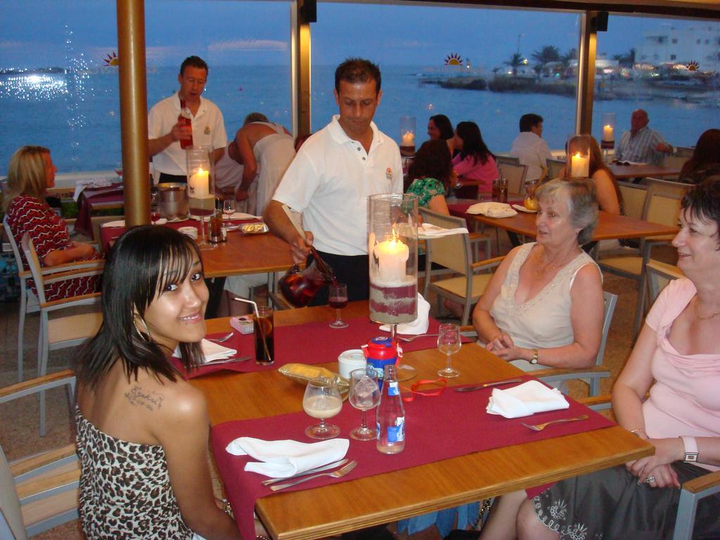 Apartamentos Playa Es Cana Kültér fotó